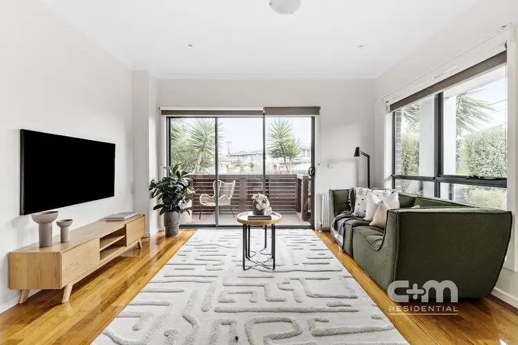 1/7 Winifred Street, Oak Park VIC 3046