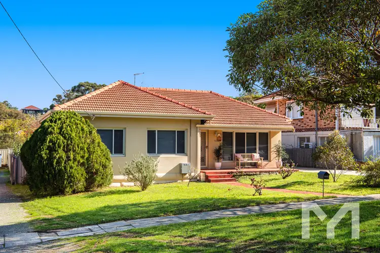 11 Field Street, Beaconsfield WA 6162