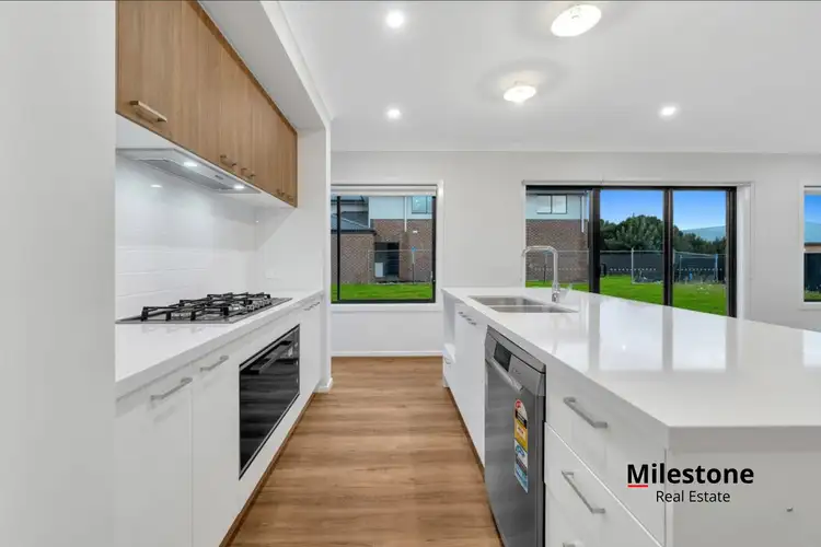 Fifth view of Homely house listing, 32 Crescendo Boulevard, Clyde VIC 3978