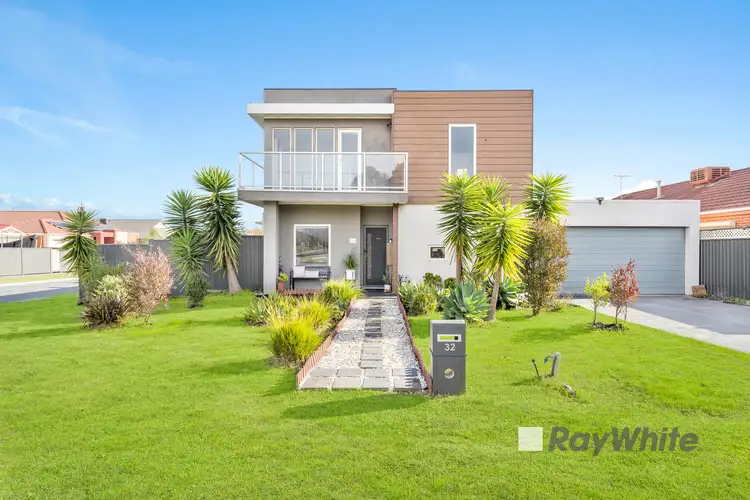 32 Darwin Way, Pakenham VIC 3810