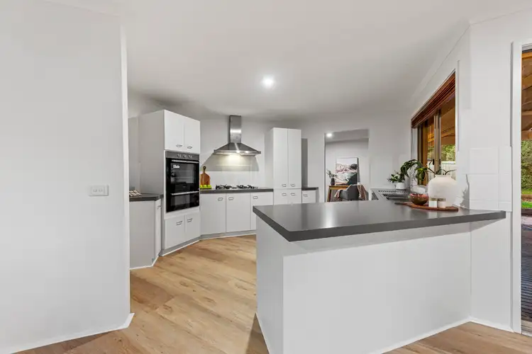 Fifth view of Homely house listing, 4 Moloney Court, Berwick VIC 3806