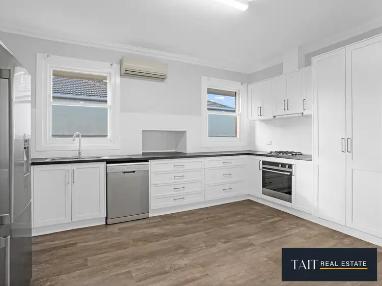 Second view of Homely house listing, 8 Langtree Avenue, Wangaratta VIC 3677