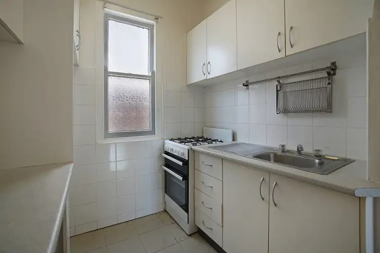 1/120 Crystal Street (Entry Via Trafalgar Street)