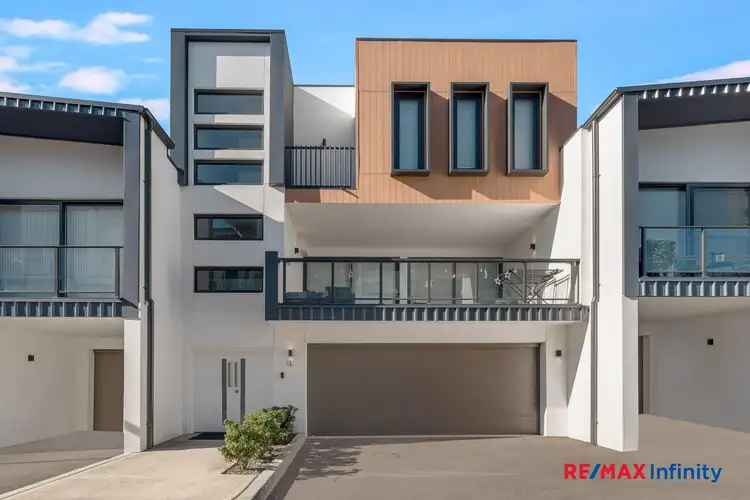 2/24 Hillcrest Avenue, Greenacre NSW 2190
