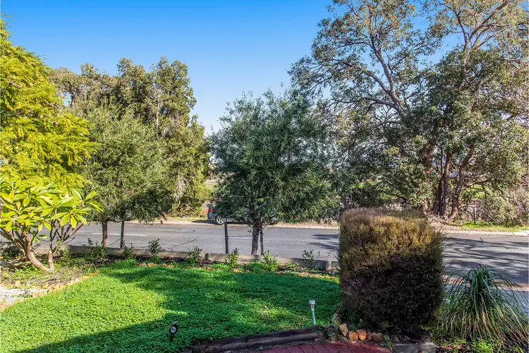 42 Blackadder Road, Swan View WA 6056