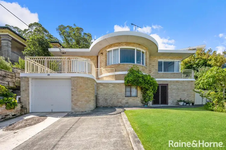 88 Donnison Street West