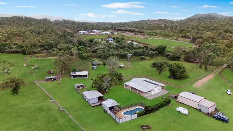 232 Valley Drive, Oak Valley QLD 4811