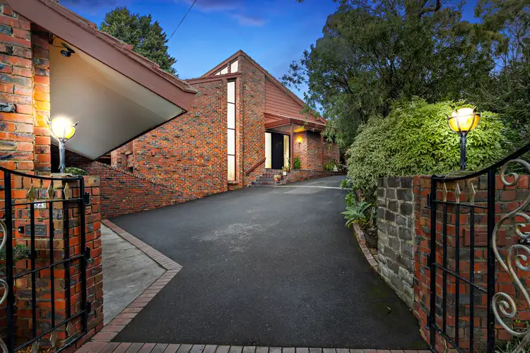 32 Mackintosh Road, Wheelers Hill VIC 3150