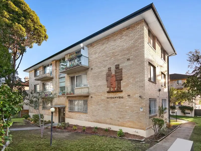 Main view of Homely unit listing, 10/6 -10 The Avenue, Ashfield NSW 2131