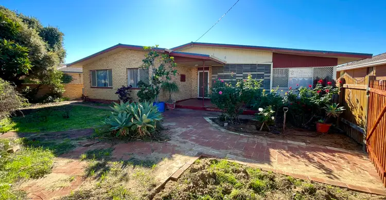 245 Eighth Street, Wonthella WA 6530
