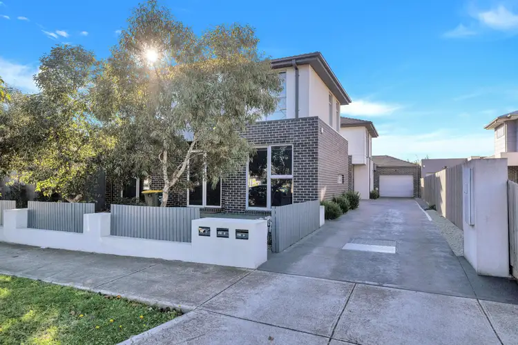 Main view of Homely townhouse listing, 2/178 Blackshaws Road, South Kingsville VIC 3015