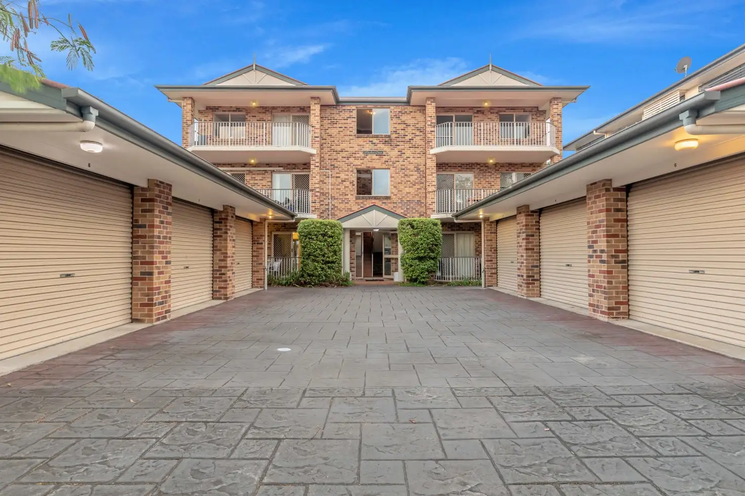 Main view of Homely unit listing, 2/98 Pashen Street, Morningside QLD 4170