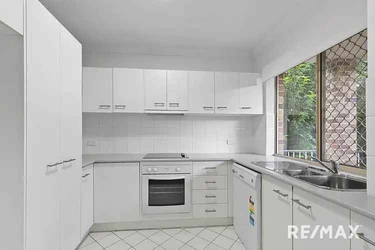 Fourth view of Homely unit listing, 2/98 Pashen Street, Morningside QLD 4170