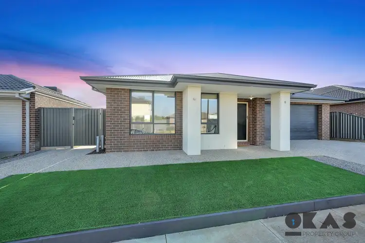 13 Reston Way, Strathtulloh VIC 3338