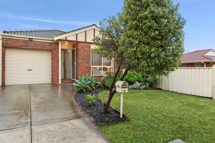 8 Shields Court, Sydenham VIC 3037