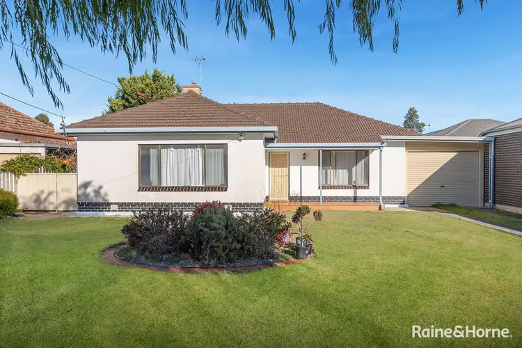 11 Cungena Avenue, Park Holme SA 5043