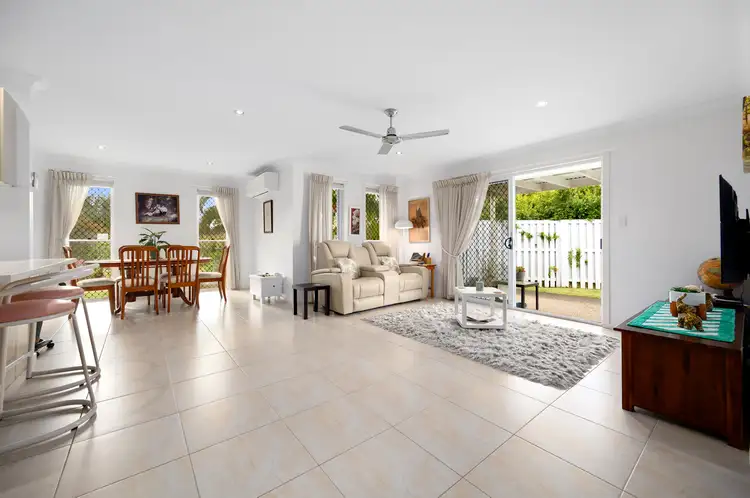 2/2 Argus Place, Pacific Pines QLD 4211