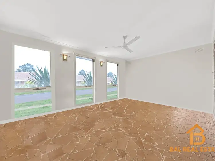 Fifth view of Homely house listing, 2 Campaspe Crescent, Brookfield VIC 3338