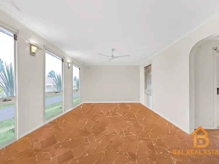 Sixth view of Homely house listing, 2 Campaspe Crescent, Brookfield VIC 3338