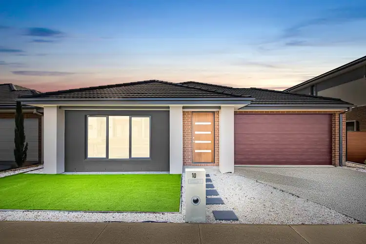 10 Tapioca Street, Manor Lakes VIC 3024