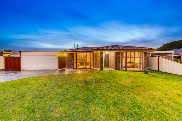 2 Rose Lane, Cranbourne VIC 3977