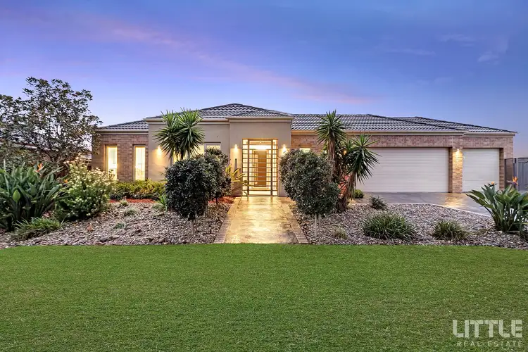 15 Dennis Avenue, Pakenham VIC 3810