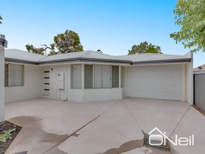 Main view of Homely villa listing, Unit 4/20 Locksley Avenue, Armadale WA 6112
