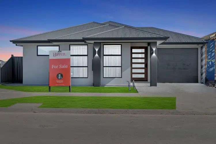 39 Mound Avenue, Donnybrook VIC 3064