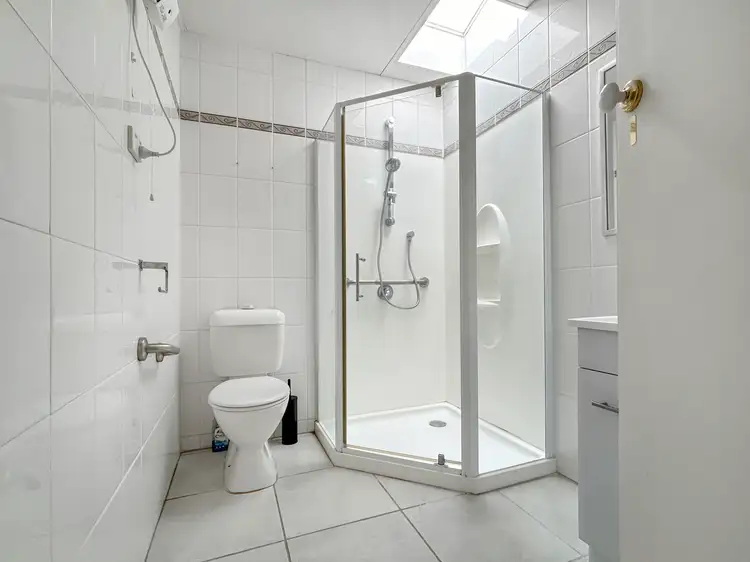Sixth view of Homely house listing, 4 Guy Court, Trafalgar VIC 3824