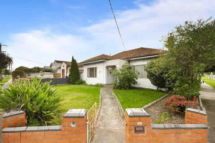 216 O'Hea Street, Pascoe Vale South VIC 3044