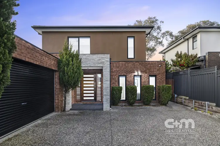 2/4 Grevillia Road, Oak Park VIC 3046