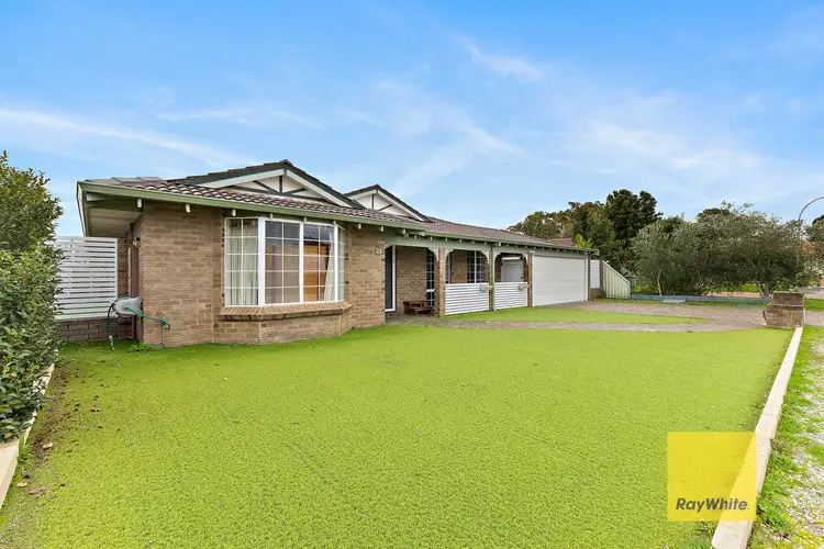 12 CLARENDON Court, Thornlie WA 6108