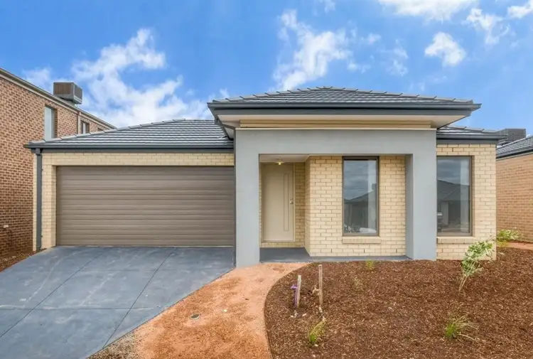 18 Augusta Way, Strathtulloh VIC 3338