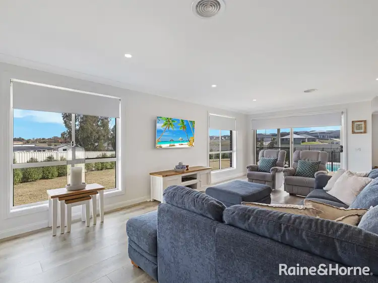 Fifth view of Homely house listing, 10 Lyon Close, Kelso NSW 2795