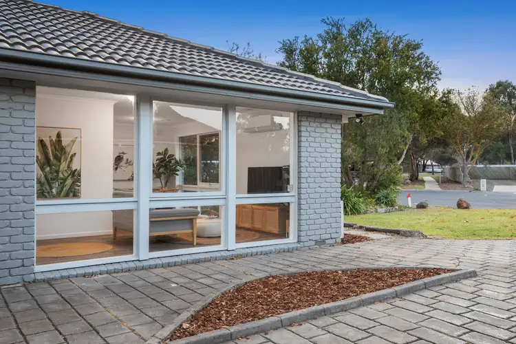 Second view of Homely house listing, 5 Carnarvon Court, Sunbury VIC 3429