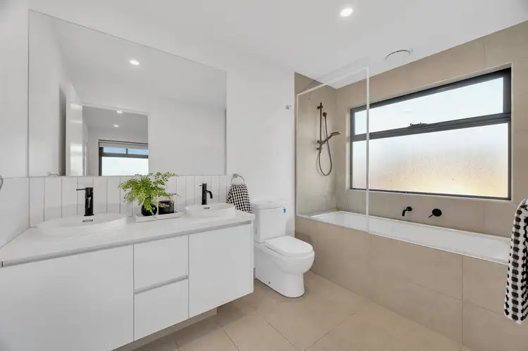Sixth view of Homely house listing, 2/1 Taylor Avenue, Reservoir VIC 3073