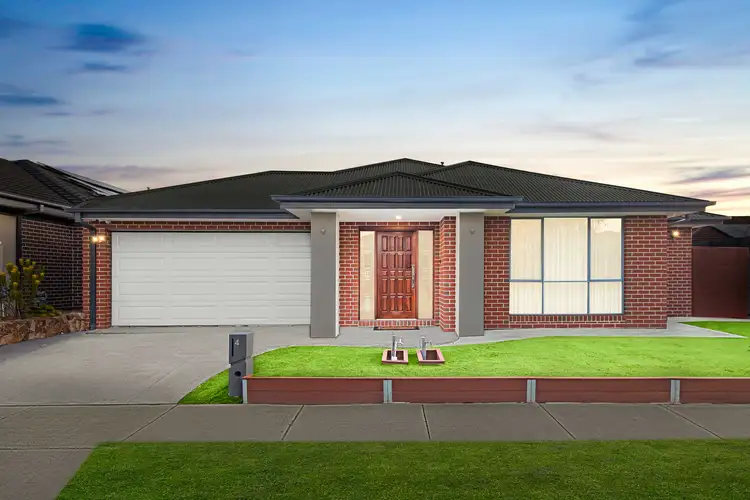 4 Hazelnut Road, Manor Lakes VIC 3024