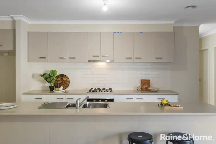 Fifth view of Homely house listing, 8 Eileens Way, Sunbury VIC 3429