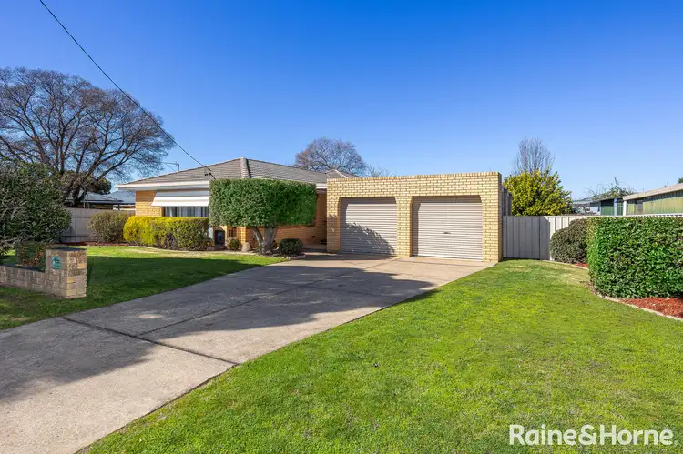 1 Cobbola Street, Kooringal NSW 2650