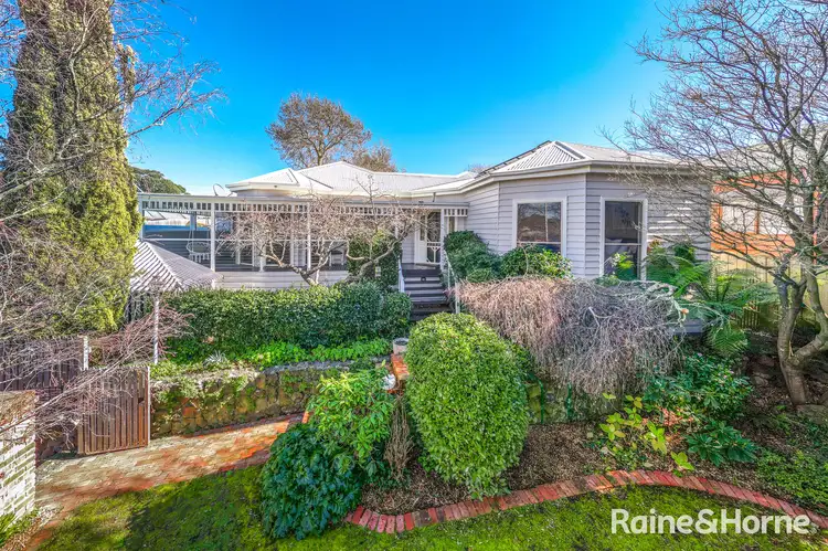 44 Stephen Street, Gisborne VIC 3437