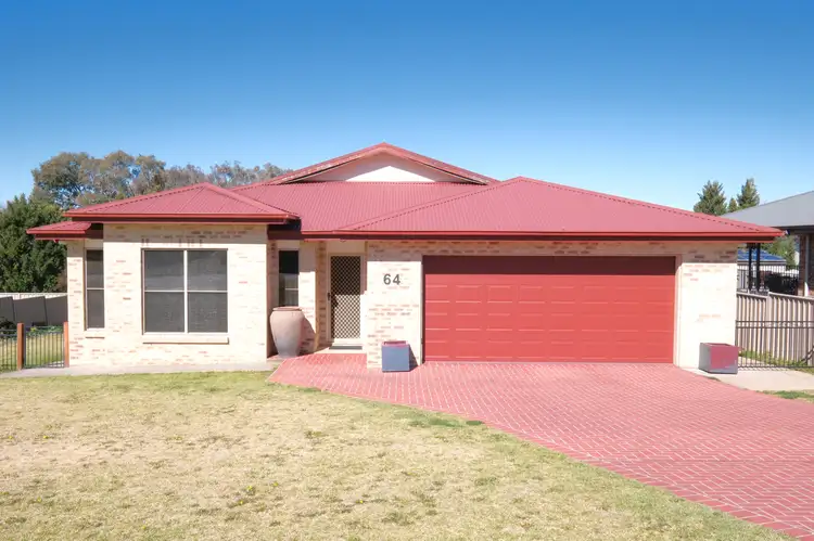 64 Froude Street, Inverell NSW 2360