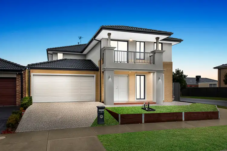 18 Quattro Street, Cranbourne East VIC 3977