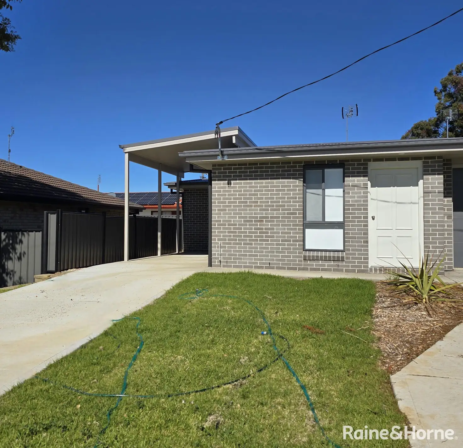 Main view of Homely semi-detached listing, 1/9 Flynn Street, Tamworth NSW 2340