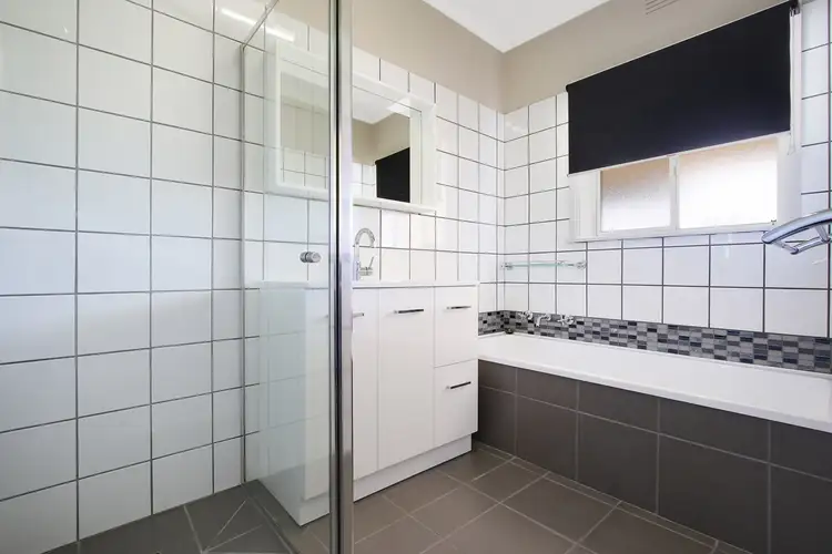 Fourth view of Homely house listing, 596 Whinray Cres, East Albury NSW 2640