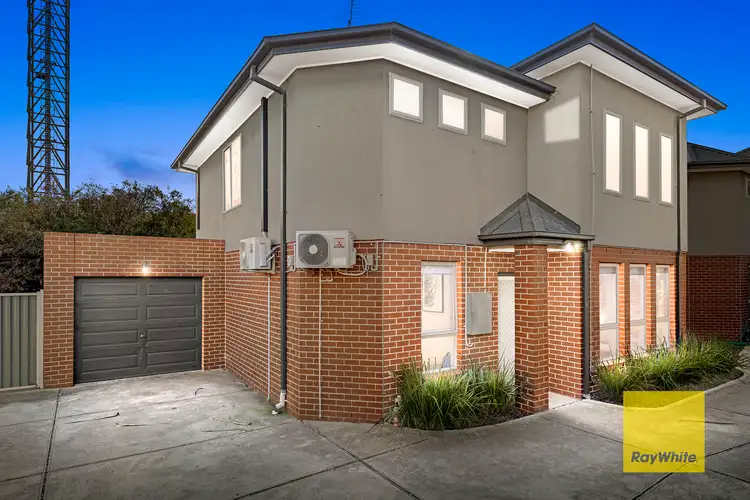 2/83 Dunnings Road, Point Cook VIC 3030