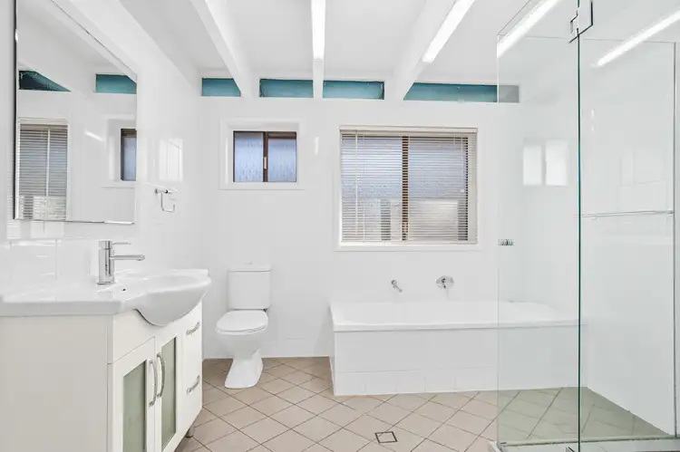 Fourth view of Homely villa listing, 4/140 Panorama Drive, Farmborough Heights NSW 2526
