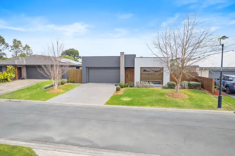 26 Reed Court