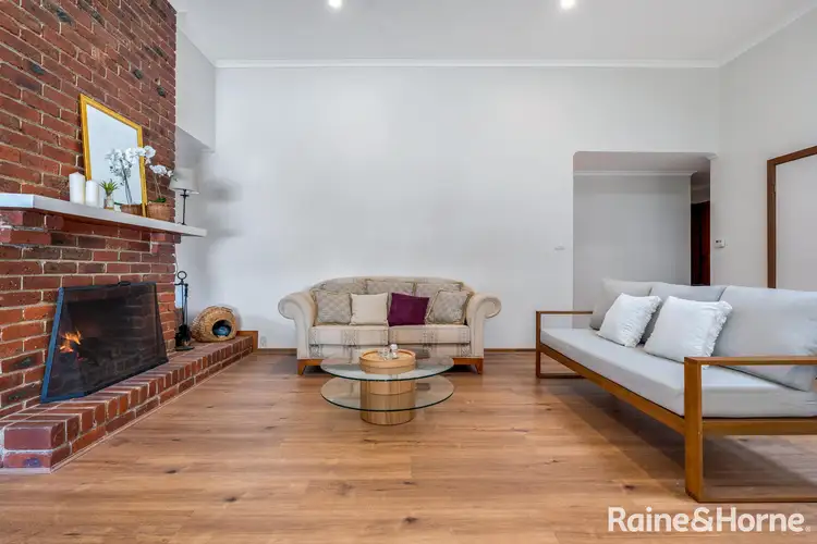 Third view of Homely house listing, 6 Manfred Court, Sunbury VIC 3429