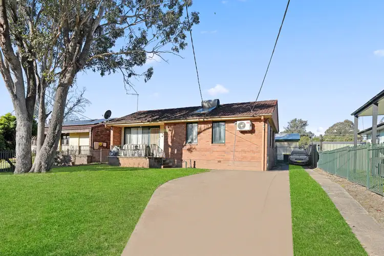 11 & 11a Idriess Crescent, Blackett NSW 2770