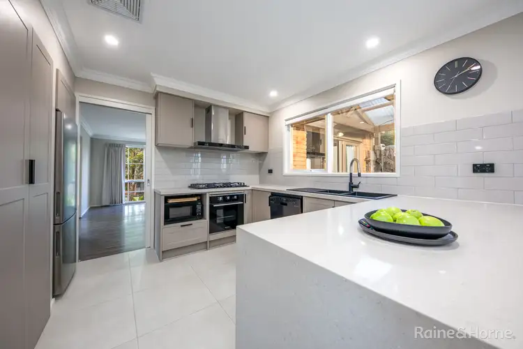 20 Lister crescent, Sunbury VIC 3429